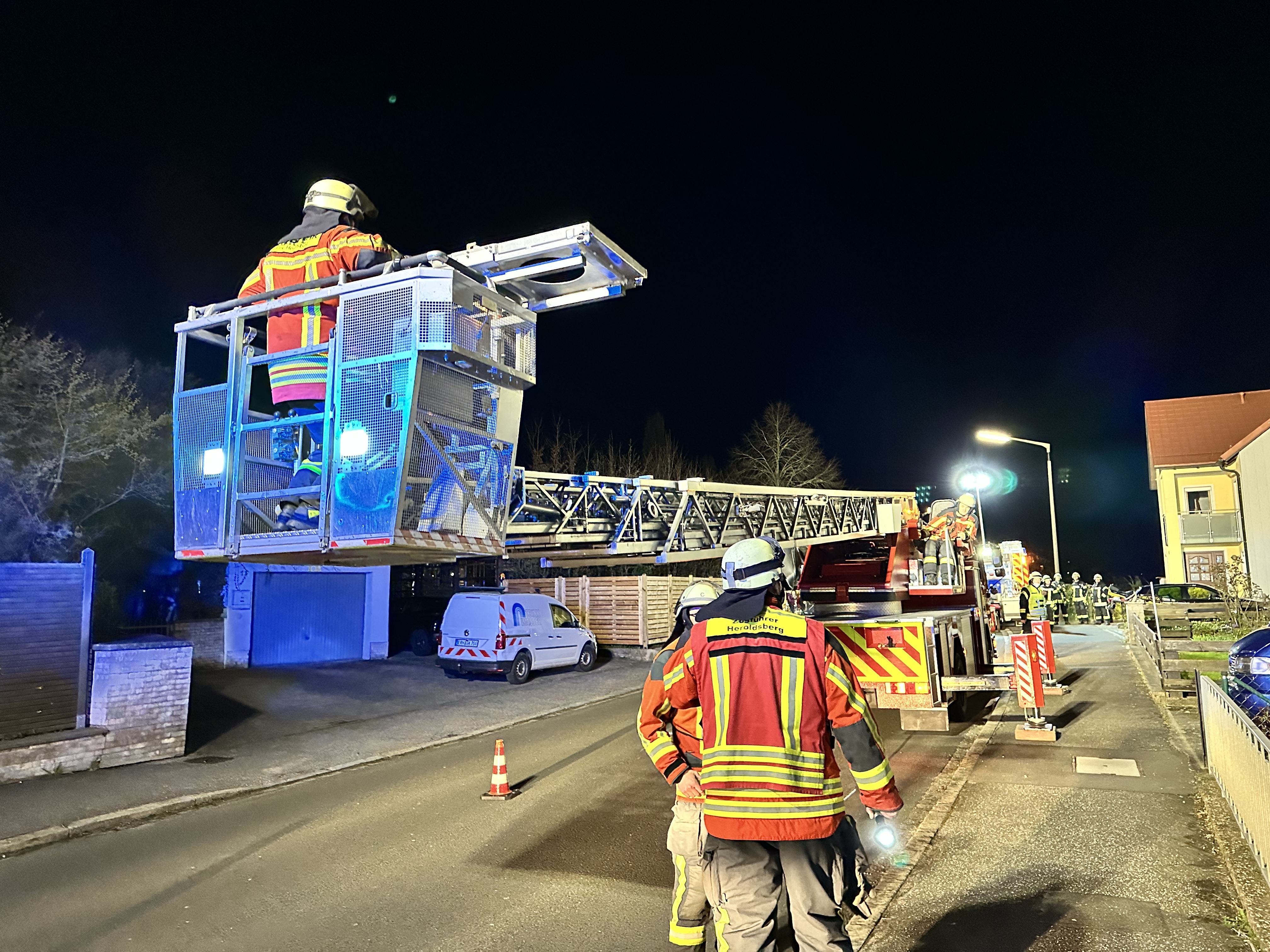 24-03-28 19-43-43 8823.jpg